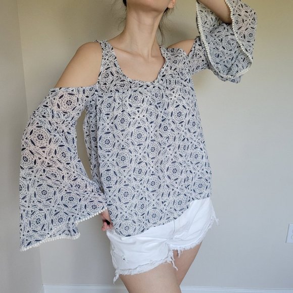 Cold Shoulder Blouse w/ Geometric White Pattern - Picture 1 of 7